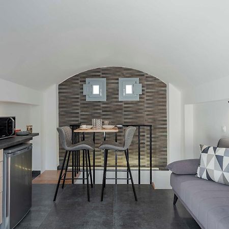 Blackstone Luxury Suites Emporio  Zewnętrze zdjęcie